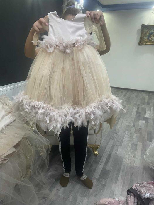 Продавам нови рокли