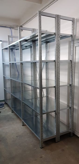 Rafturi metalice cu polițe