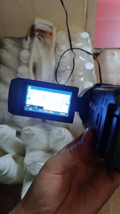 Продам видеокамеру Panasonic HC-V800 Full HD