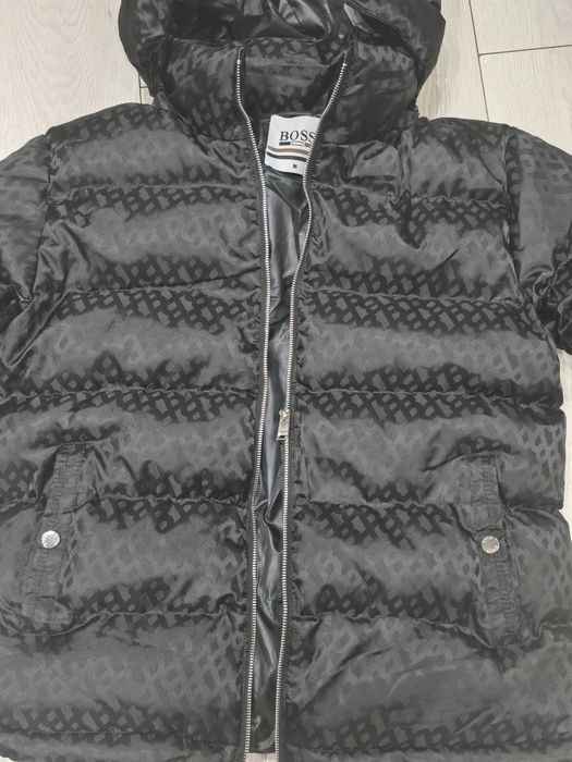 Lichidare de stoc, Geci Hugo Boss