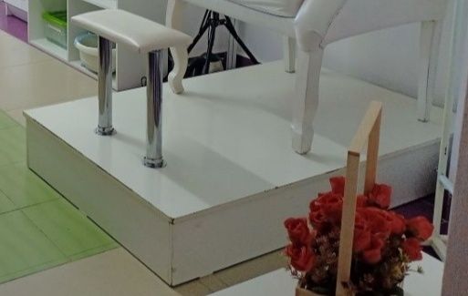 Подиум для педикюра.