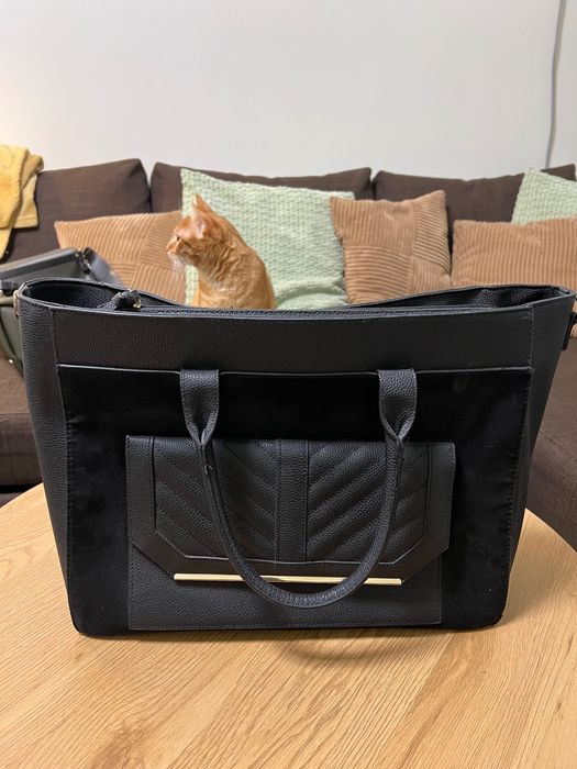 Дамска черна чанта тип офис с къси дръжки