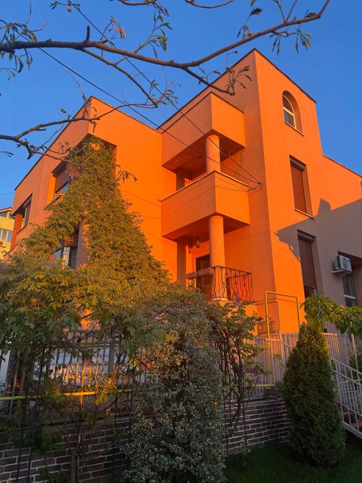 Casa de inchiriat (ultracentral!)
