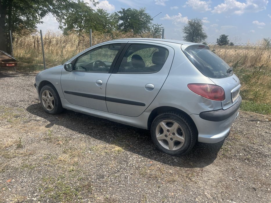 Peugept 206 1.4 16v 88 коня Face 2002 НА ЧАСТИ