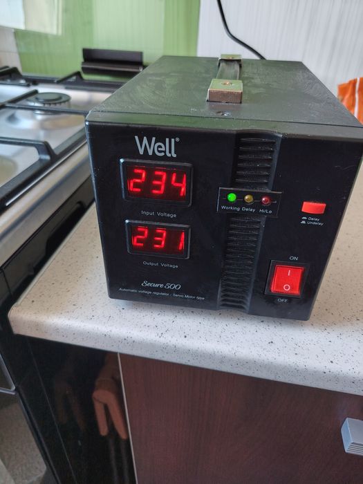 stabilizator de tensiune cu servomotor Well Secure 500