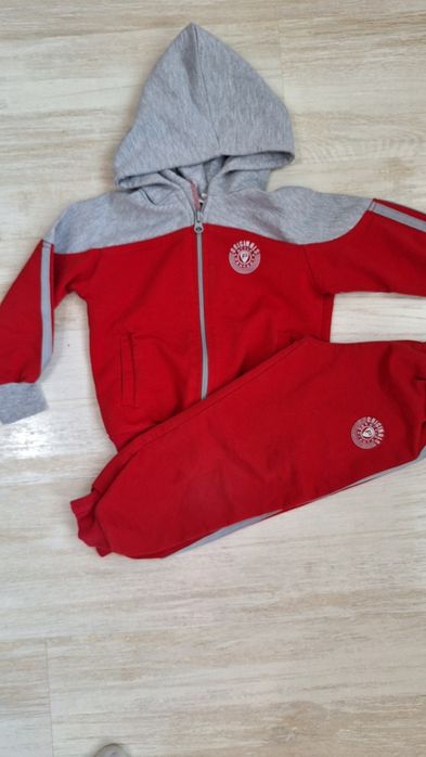 Голям лот дрешки подходящи за пролетта за 3-4 годинки