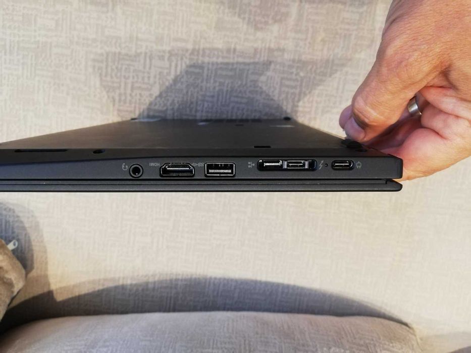 Лаптоп Lenovo ThinkPad t490s  i5  200 GB  SSD