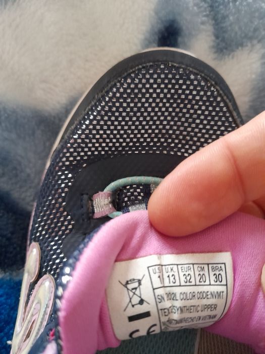 Skechers sheckers adidasi fete marime 32 pt fata Pantofi sport cu LED-