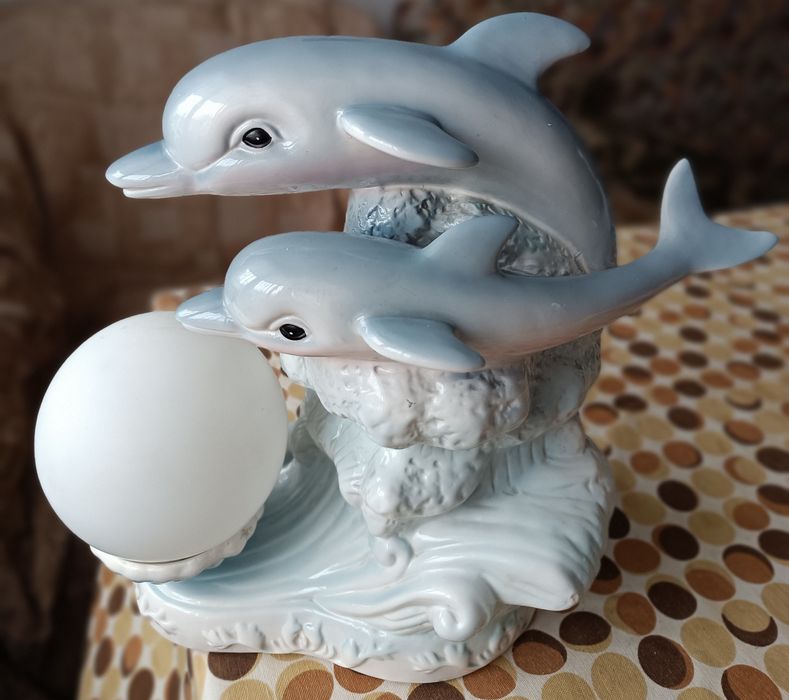 Декоративный светильник дельфины