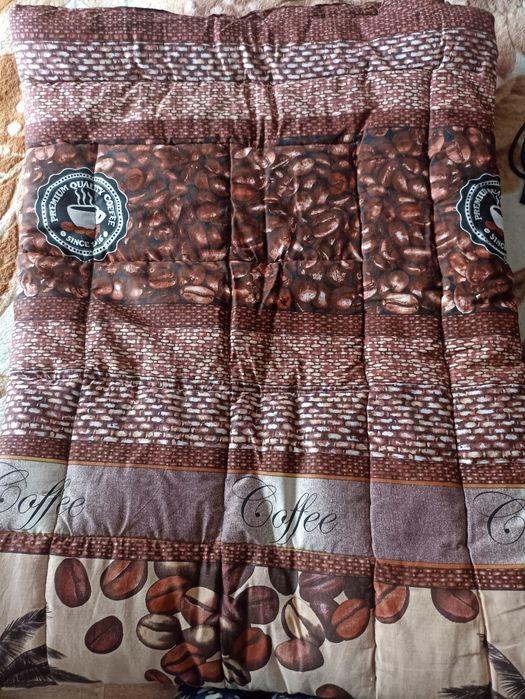 Продам два одеяла