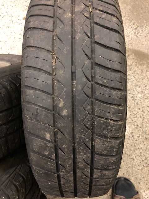 Евтини гуми с джанти 13 цола.  2 бр. от 2004 и 2 бр. от 2017 год.