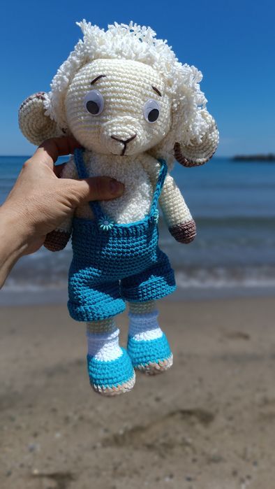 Ръчно плетена овца