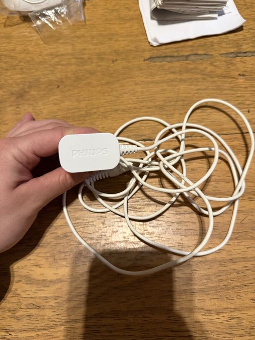 Продавам епилатор на Philips