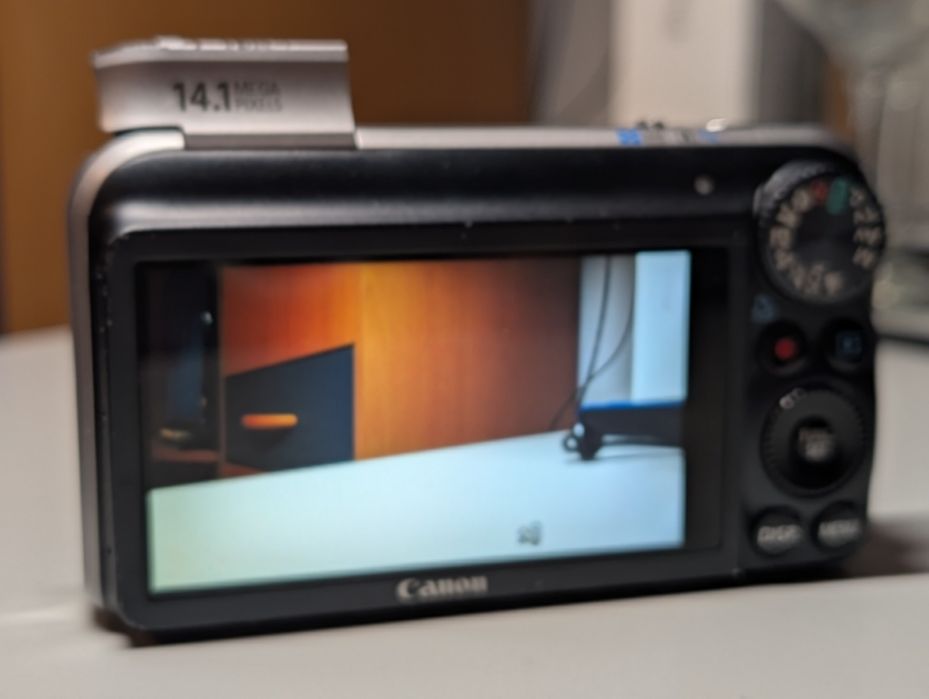 Apart Foto Canon SX 210 IS  Canon PowerShot 3150