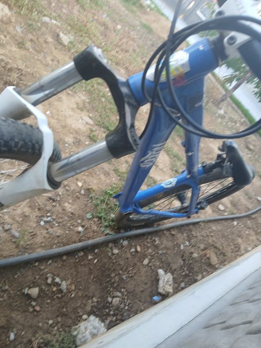 Bicicletă dirt jump