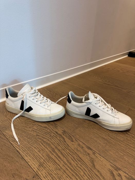 Adidasi Veja marimea 40 (pantofi sport conditie f buna)