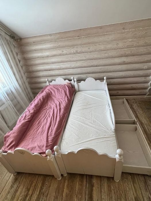 Продам две подростковые кровати.