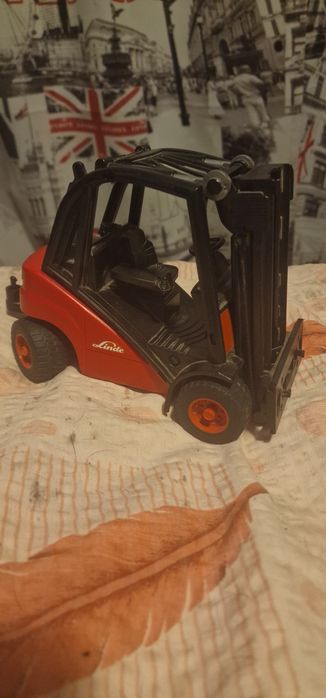 Auto utilitare de jucarie
