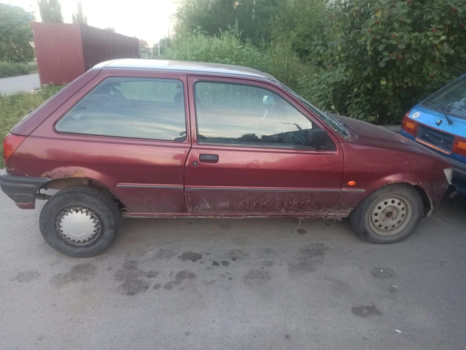 Продам два форд фиеста.