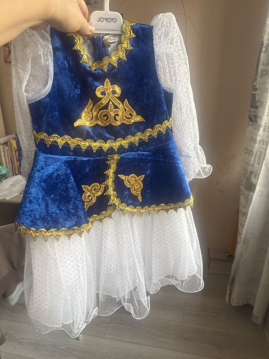 Продам найиональное платье на девочку