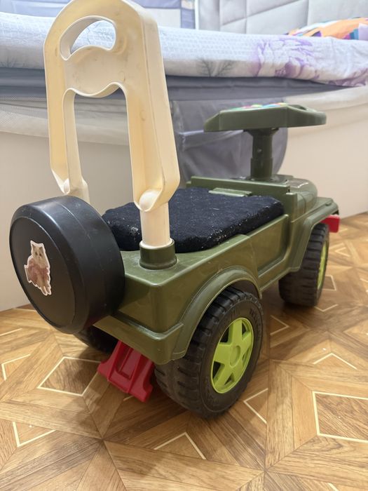 Продам игрушечную машину