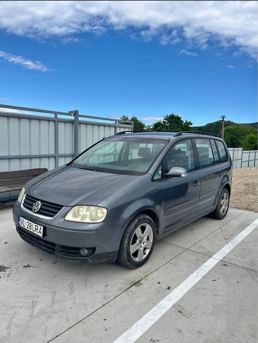 Vând vw touran 1.6 FSI