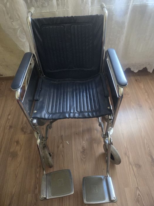 Fotoliu Rulant Pliabil Standard, Cadru din Oțel Cromat și Tapițerie din Piele Ecologică