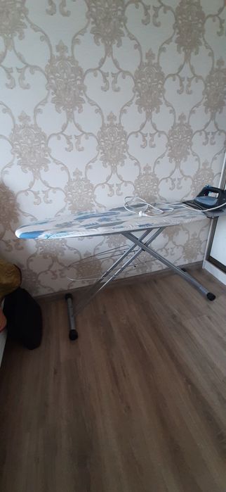 Гладильная доска и утюг Redmond срочно