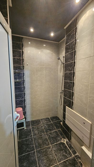 Тристаен Тракия 97 кв.  От собственик ! + мазе  и свободно паркиране