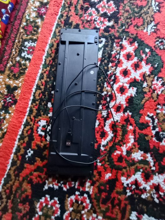 Klaviatura va mishka sotiladi kami bor