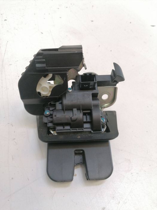 Broasca haion portbagaj capota Audi A4 B8 B8.5 Combi break avant