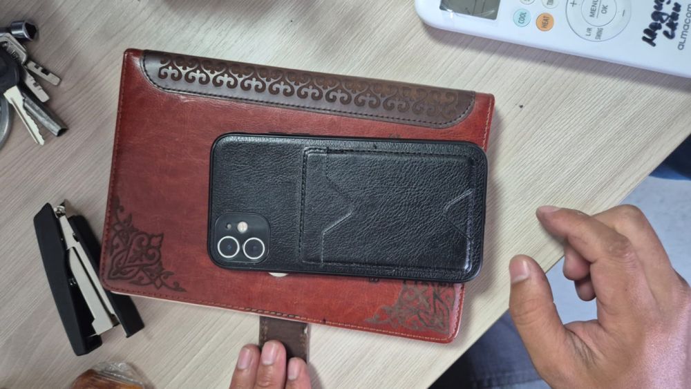 Айфон 11 продам в ремонте не был