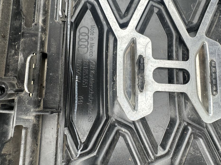 Audi Q5/SQ5 22г предна решетка