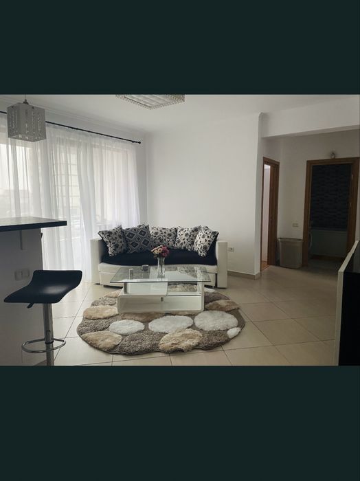 Inchiriez apartament
