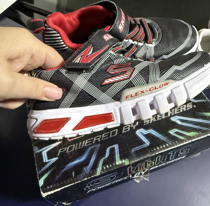 Adidasi skechers copii