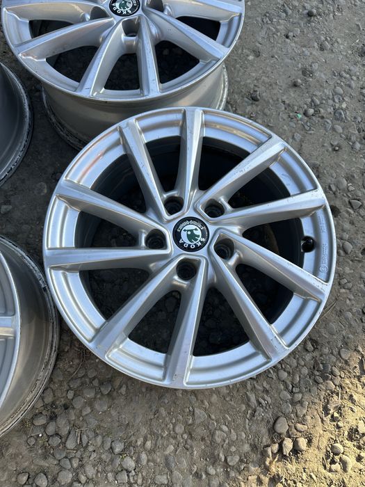 Jante origi 16 6 112  Skoda Octavia 2 3 Wv Passat Golf 5 6 7 Audi Seat