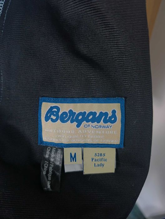 Дамско софтшел яке Bergans