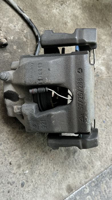 w 210     Tormoznoy support    sotiladi   Holati yaxshi 4 silindrliga