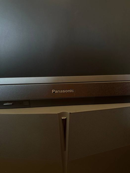 Срочно продается проекционный телевизор Panasonic TX-43P400H,