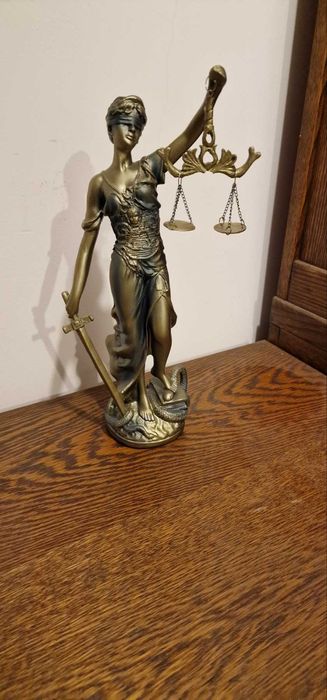 Статуетка "Темида"