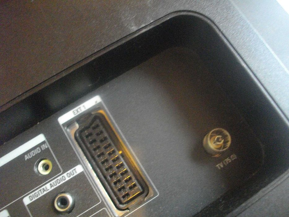 LCD 22" Телевизор Монитор PHILIPS 22PFL3403D/10 За ремонт за части цял