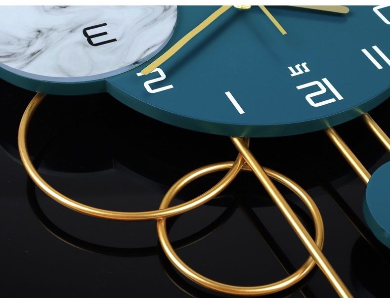 Продам настенные часы