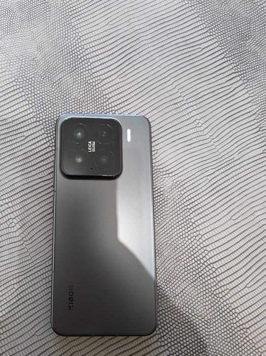 Продавам Xiaomi 15 – 512 GB