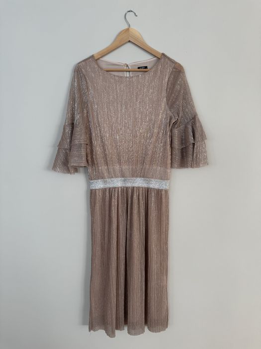 Женские платья