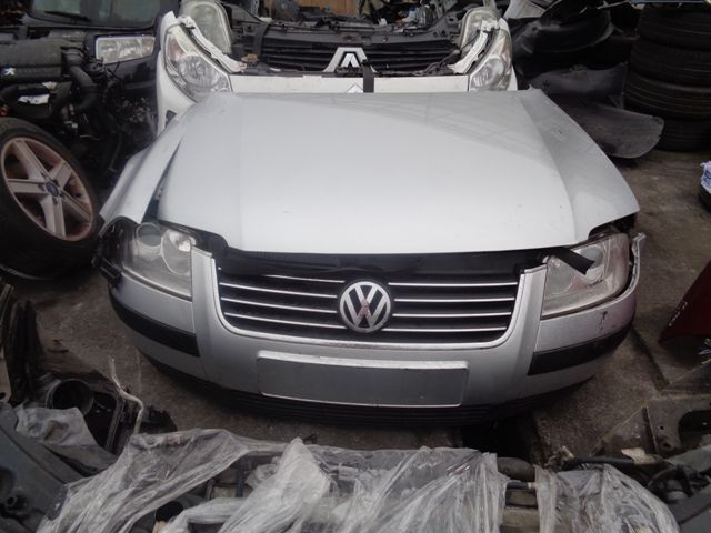 Vand fata completa passat b5,5 din 2004,faruri,aripi,radiatoare,capota