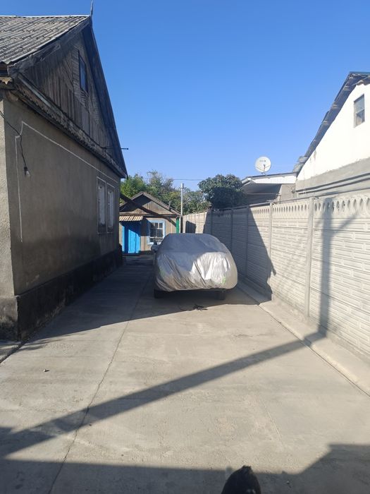 Дом продается  за линией.