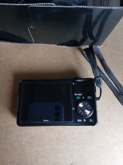 Aparat foto Nikon Coolpix S630