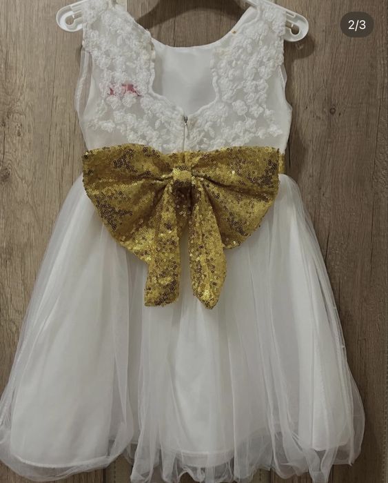 Продам платья детские