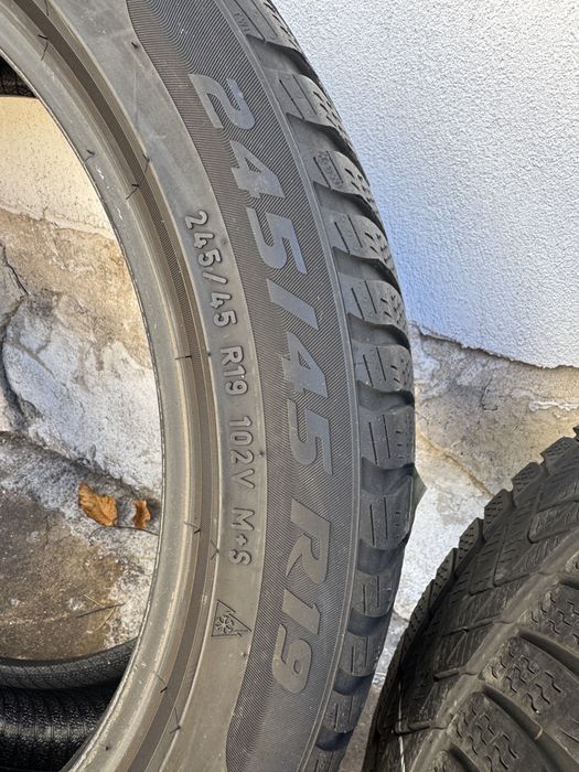 Зимни гуми 245/45/19 PIRELLI SOTTOZERO 3