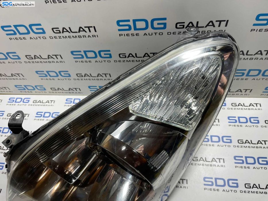 Far Stanga Halogen Toyota Corolla Verso 2004 - 2009 Cod P7105L [B3017]